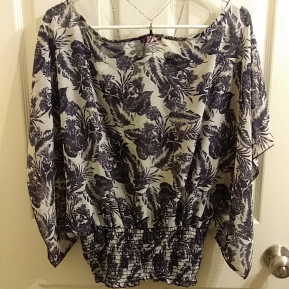 Cute and Trendy Dress Blouse with Necklace - Picture 5 of 5